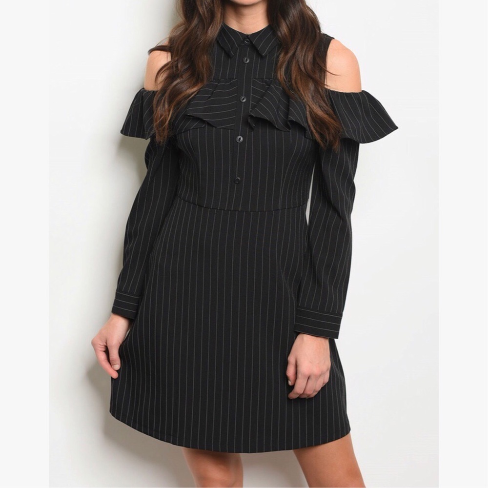 ❄️LAST1️⃣//TUXEDO PINSTRIPED RUFFLED DRESS - Picture 3 of 11